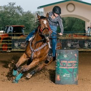 Meet your Posher, Addi